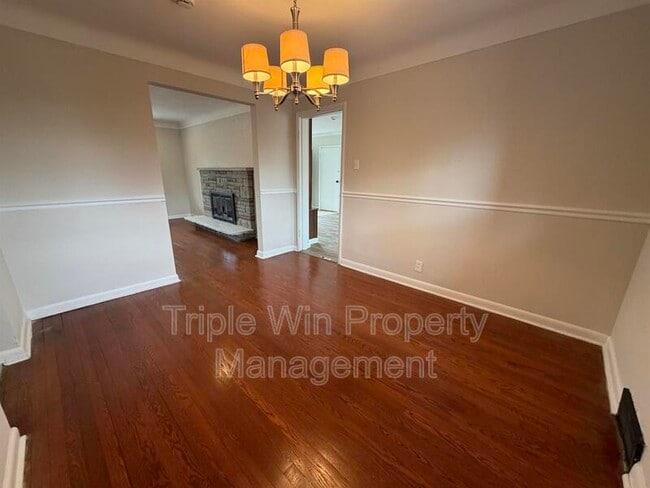 Building Photo - 30 Rolling Hills Dr