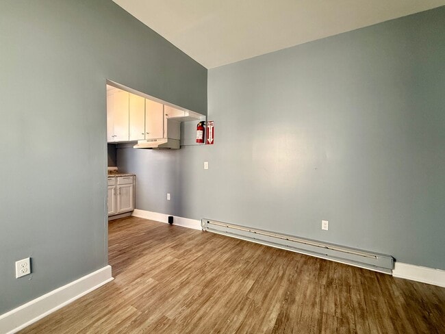 Building Photo - 407 S 8th St