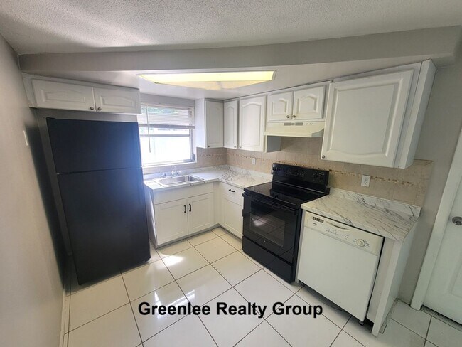 Building Photo - Updated 3 Bedroom/1.5 Bathroom POOL Home i...