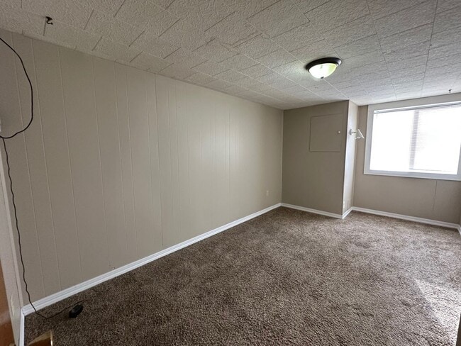 Building Photo - Spacious Northside 4-Bed, 2-Bath Ranch with Hardwood Floors