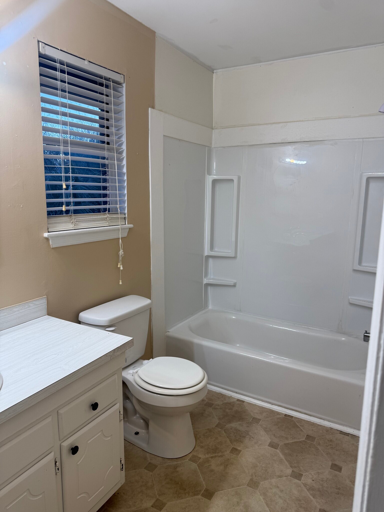 Second Floor Bathroom 2 - 4338 Great Oak Dr