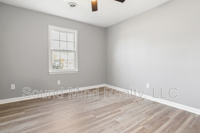 Building Photo - 1401 Sportsman Trl