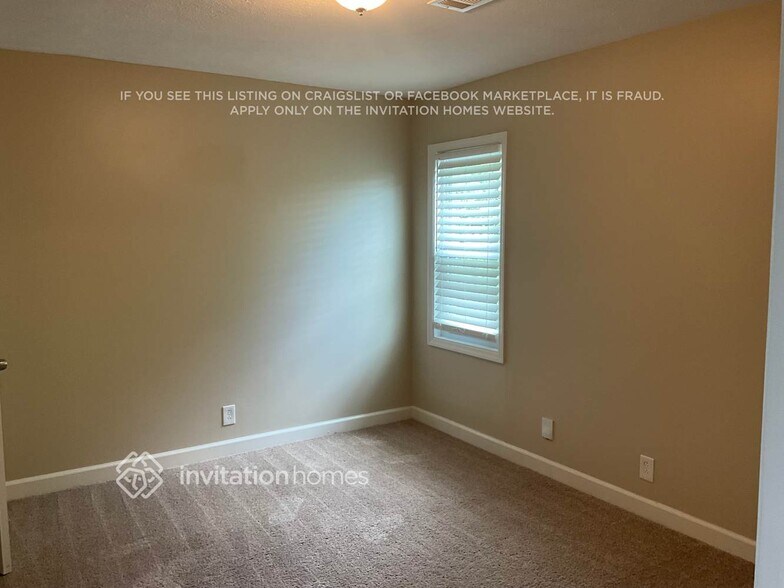 Building Photo - 302 Nesbitt Ln