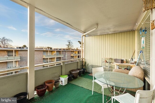 Building Photo - 7244 Donnell Pl