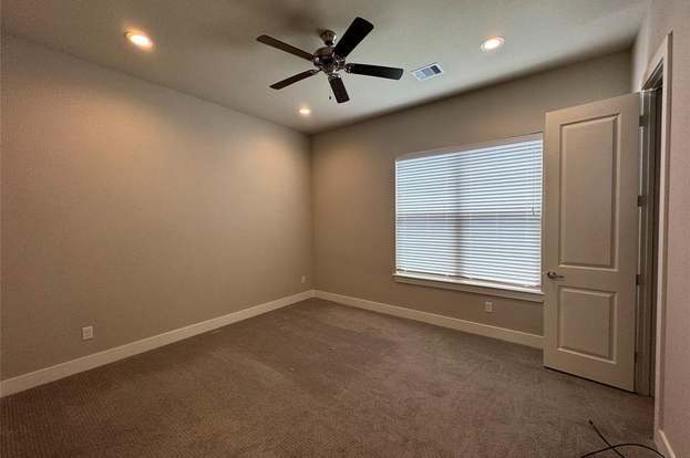Building Photo - 1106 Olivier Ln