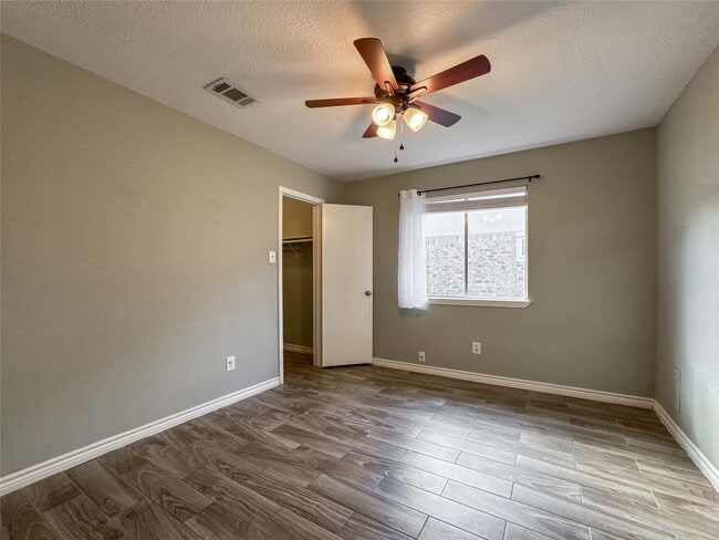 Building Photo - 2706 Orion Dr