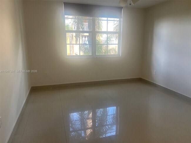 Building Photo - 19555 E Country Club Dr