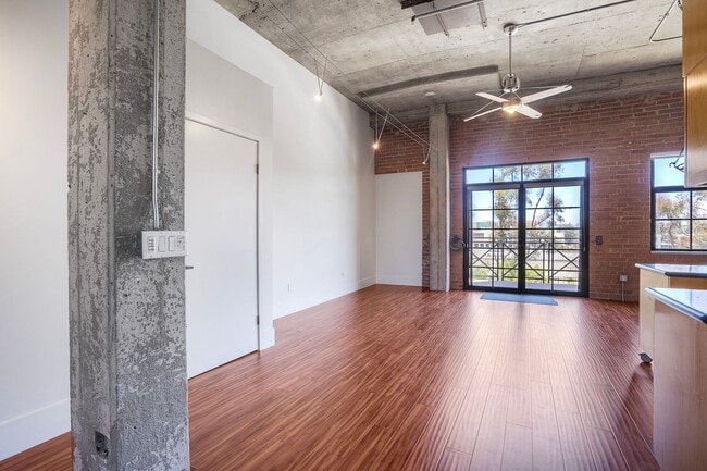 Building Photo - 3940 7th Ave