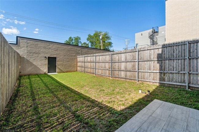 Building Photo - 821 NW 8th St