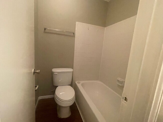 Building Photo - 2220 Millstone Dr
