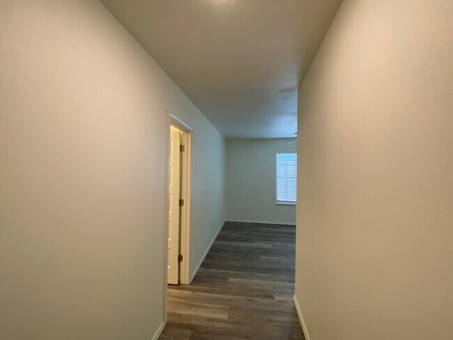 Building Photo - 4211 W Santa Fe St