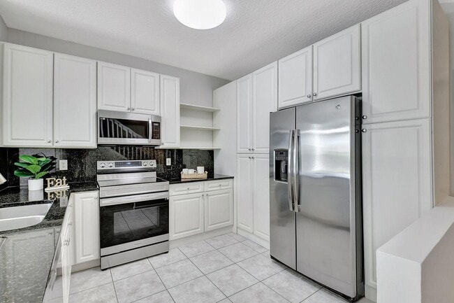Building Photo - 9917 Porta Leona Ln