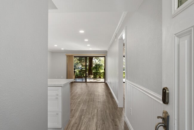 Building Photo - 31461 E Nine Dr