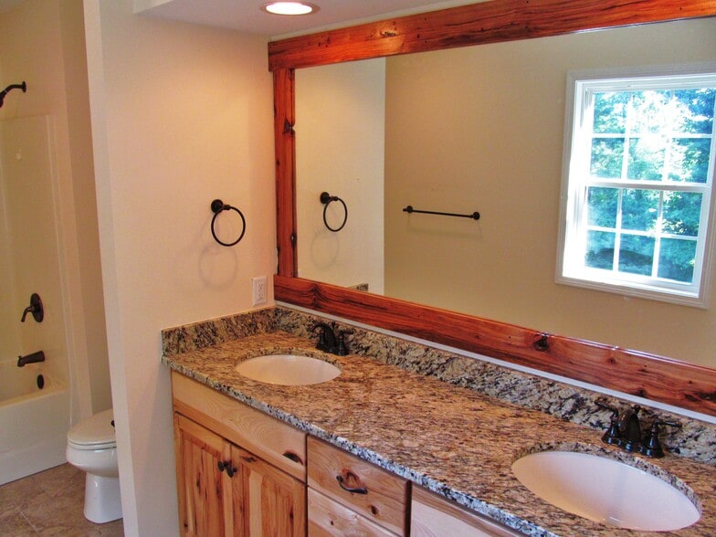 Building Photo - 1830 Lower Ridgewood Blvd