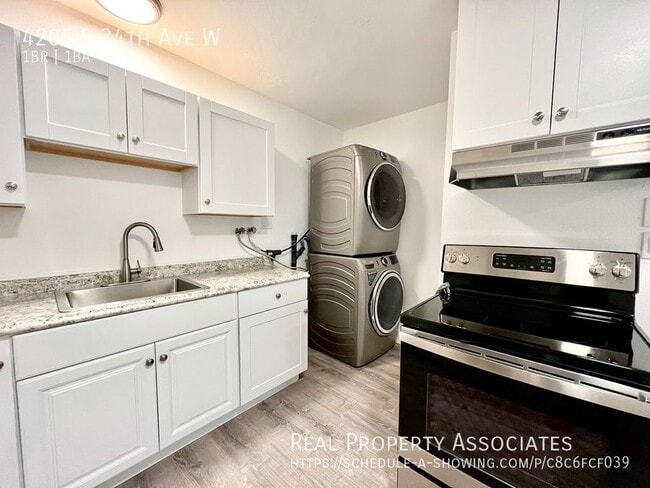 Building Photo - 4205.5 34th Ave W