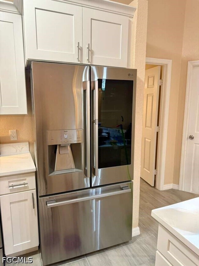 Building Photo - 930 SW 34th St