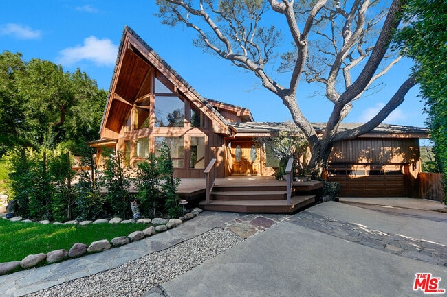 Building Photo - 4970 Latigo Canyon Rd