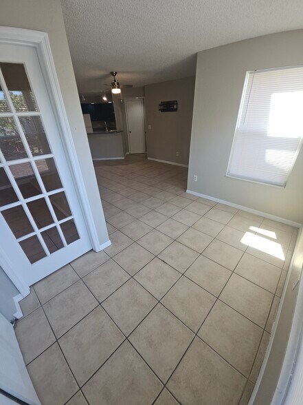 Building Photo - 4658 Commander Dr