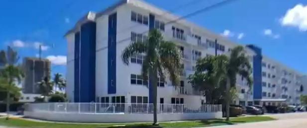 Building Photo - 550 Bayshore Dr