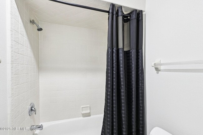 Building Photo - 144 La Pasada Cir W