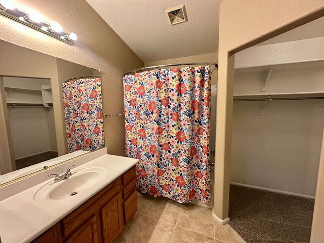 Building Photo - 41841 W Sunland Dr