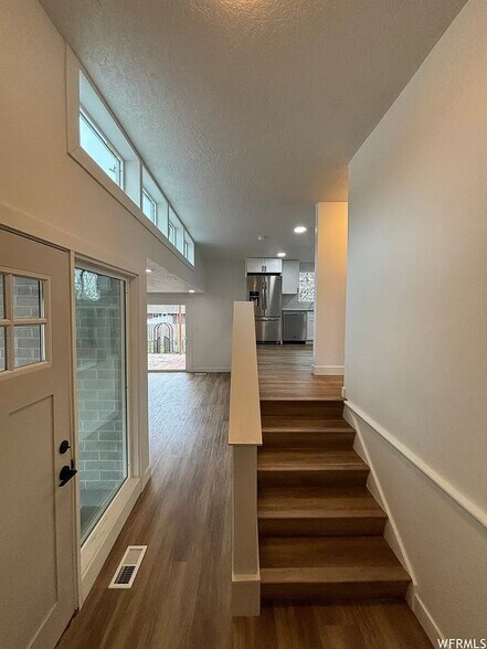 Building Photo - 3744 S 810 E