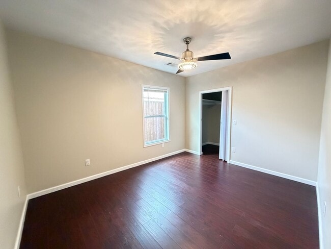 Building Photo - Marvelous 3 Bedroom and 2 Full Bath House!