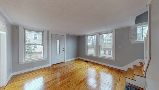 Building Photo - 15 Union St