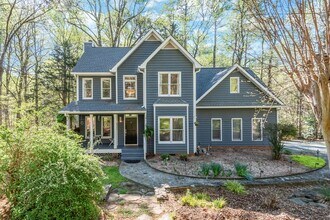 Building Photo - Charming Home on Large Lot in Chapel Hill!