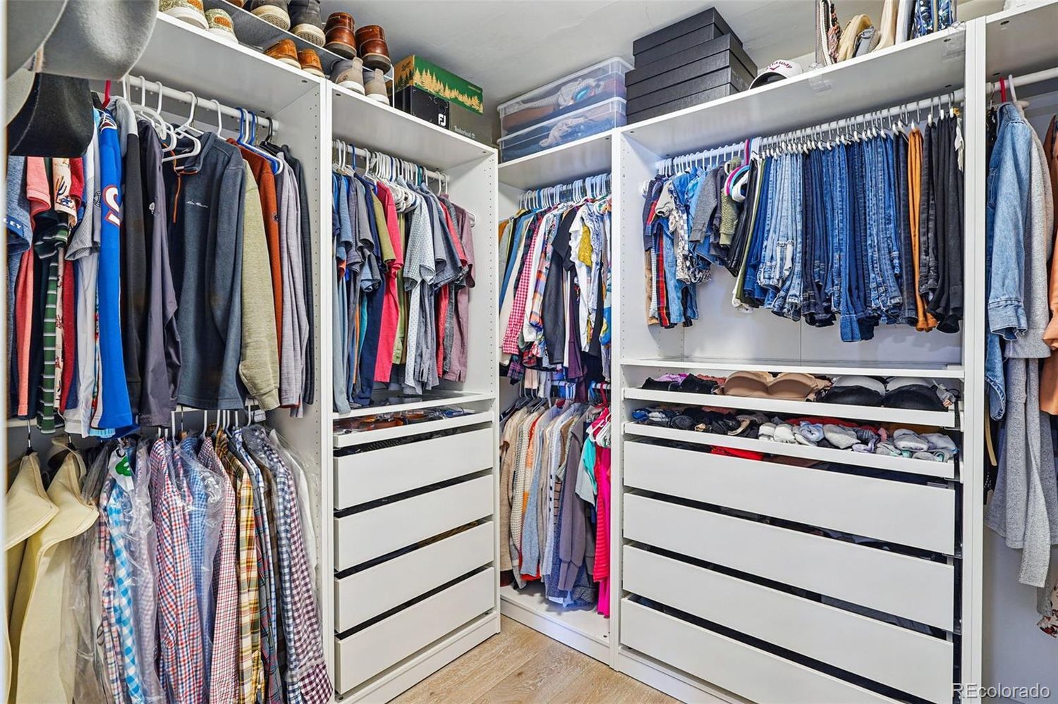 Walk in closet - 796 Ivanhoe St