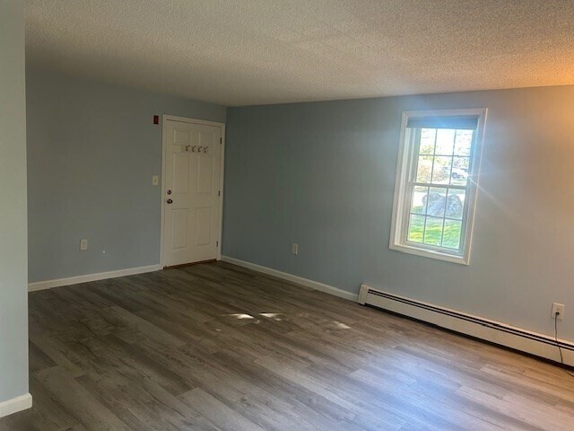 Building Photo - 39 Lantern Ln
