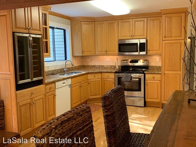 Building Photo - 596 Mountain Rd