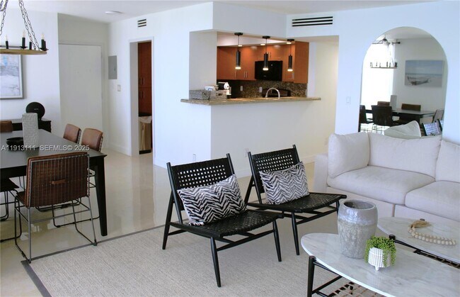 Building Photo - 2030 S Ocean Dr