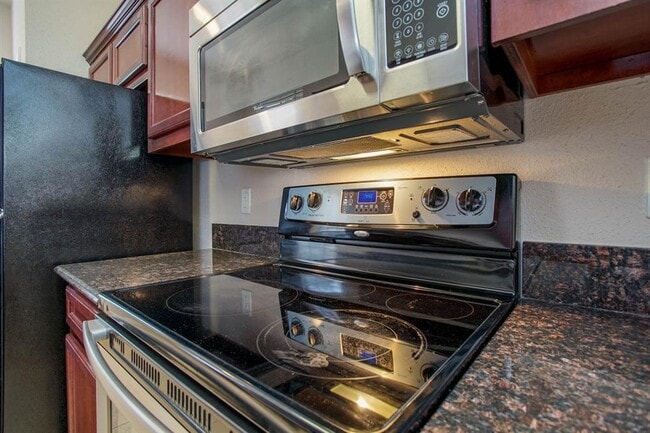 Building Photo - 2255 Braeswood Park Dr
