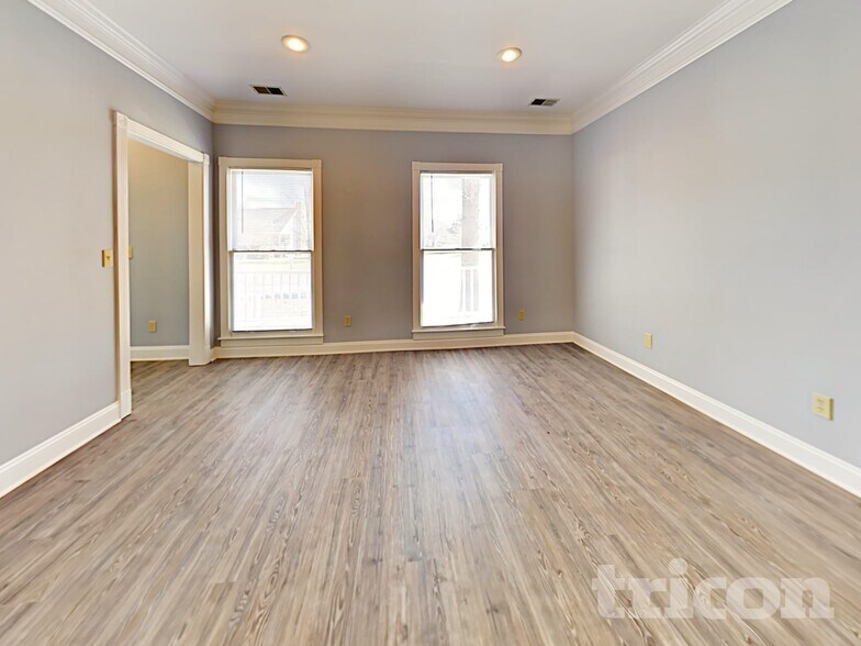 Building Photo - 242 Chisolm Cir