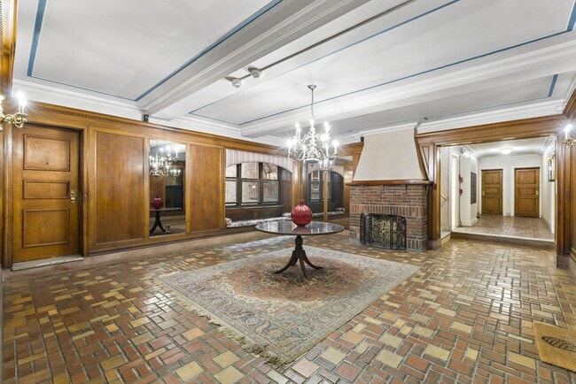 Building Photo - 1015 Washington St