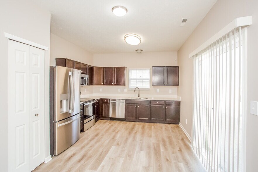 Building Photo - 2232 Schoolmarm Dr