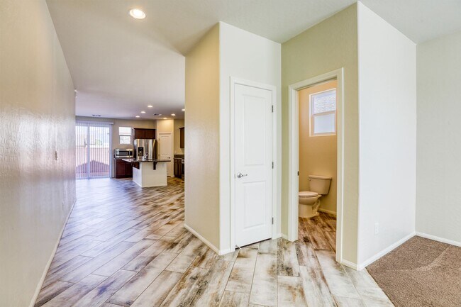 Building Photo - Great 3 bedroom home close to Nellis AFB