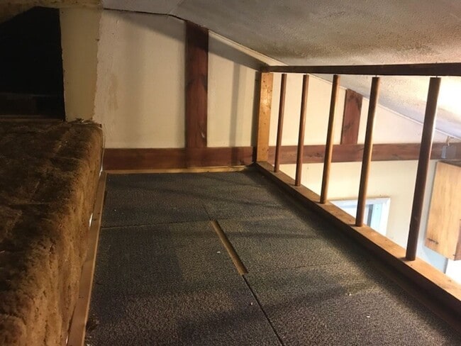 Building Photo - Nice, 4BR rancher with appliances, attached garage and fenced back yard.