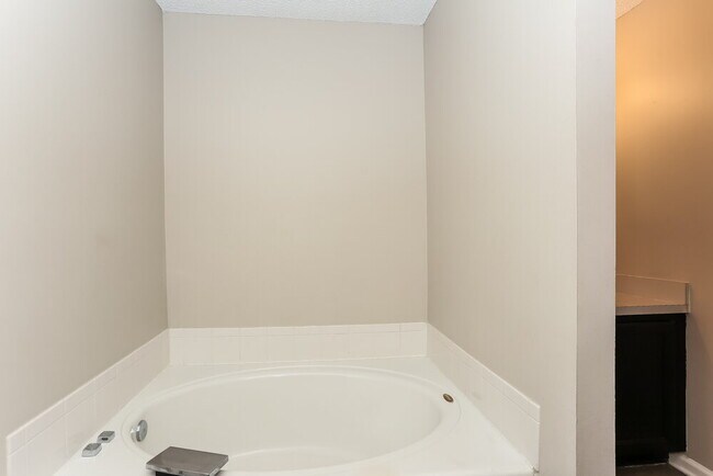 Building Photo - 3754 August Crossing Ct