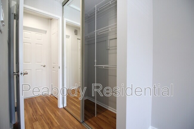 Building Photo - 1956 Villaridge Dr