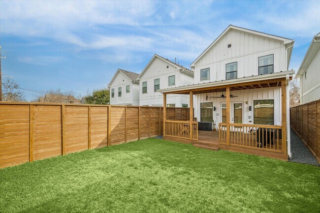 Building Photo - 1005 Bunton St