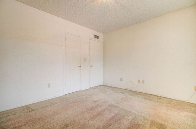 Building Photo - 5323 N 19th Ave