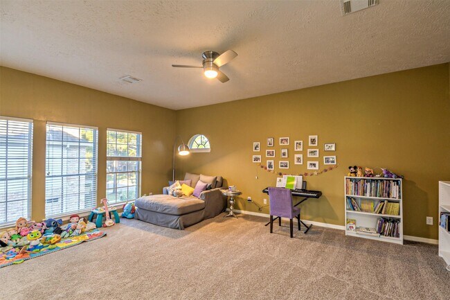 Building Photo - 1914 Sand Hollow Ln