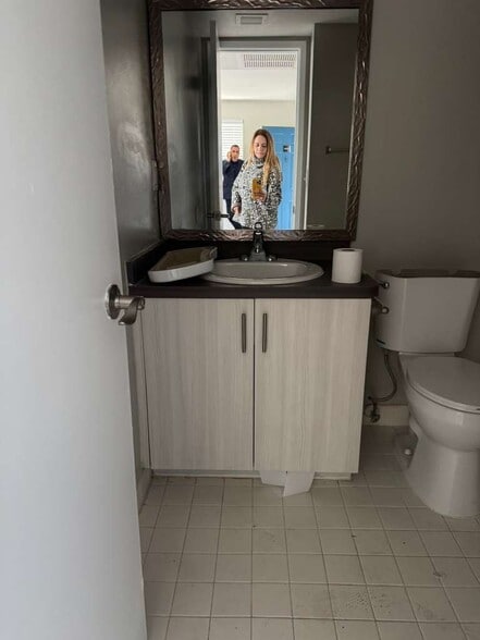 Building Photo - 837 Espanola Way