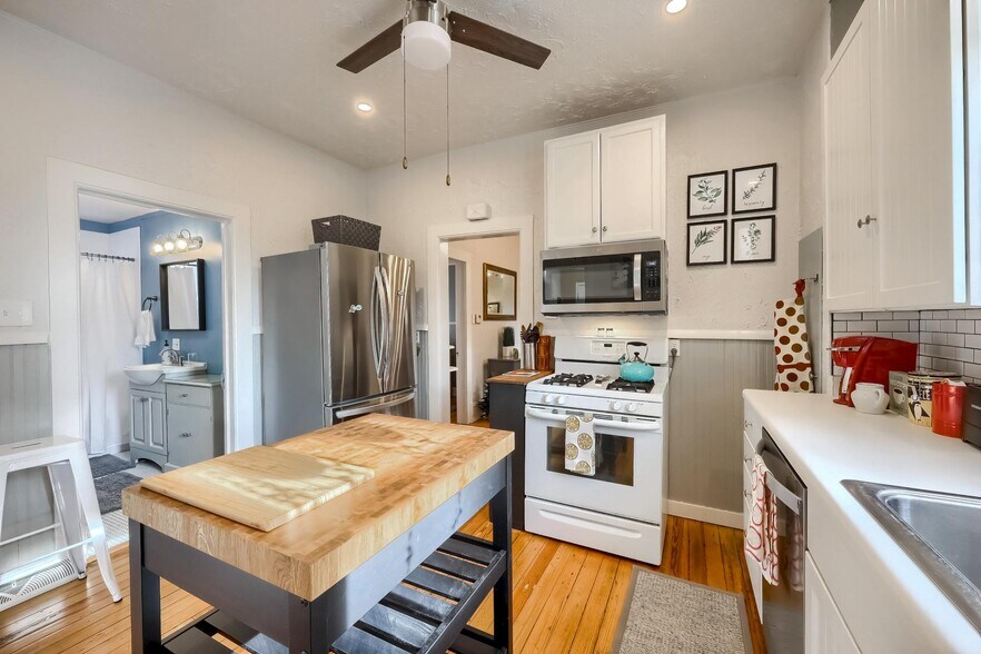 Building Photo - 3039 S Bannock St