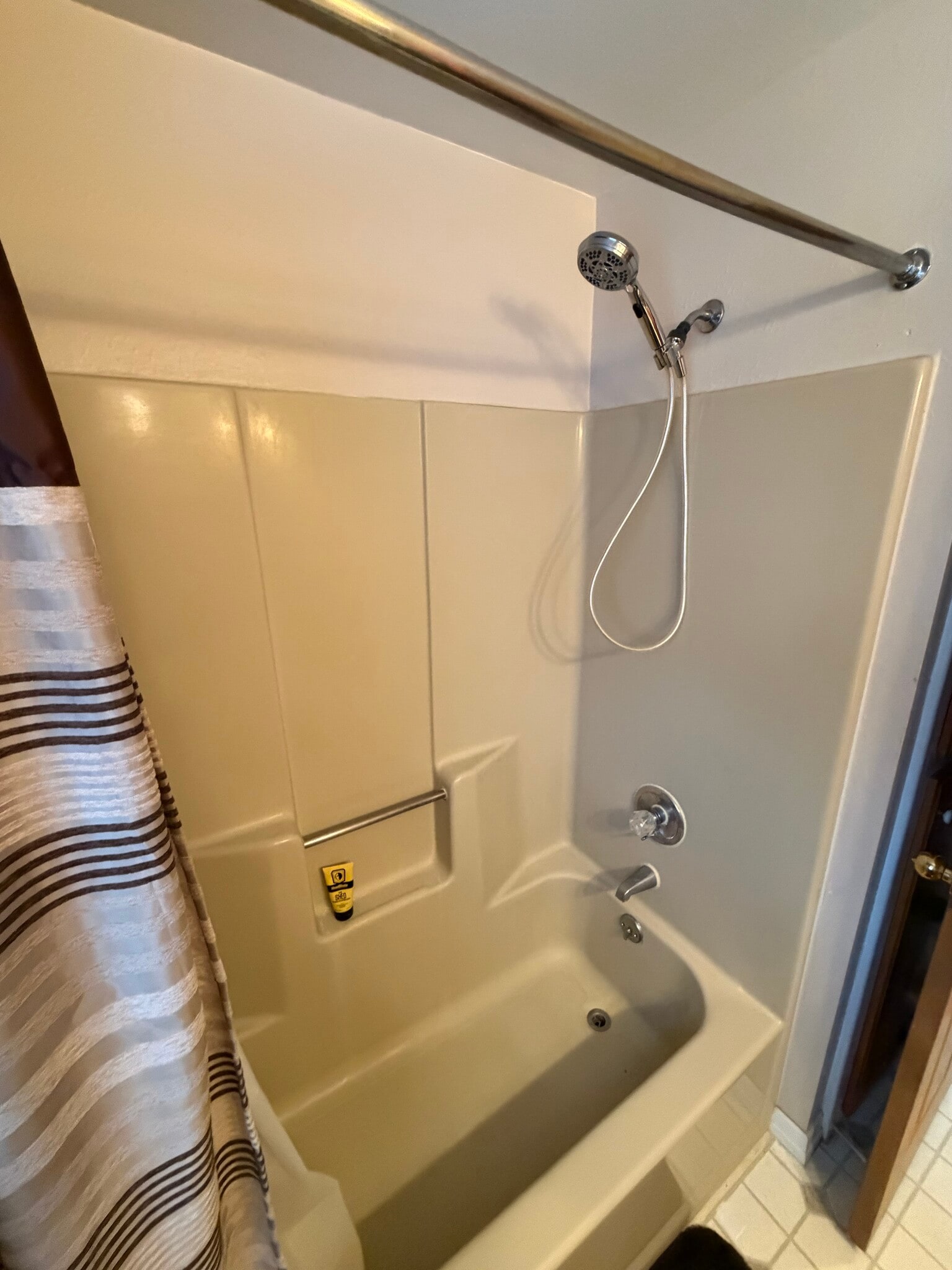 Full Bath - 2997 Sandia Dr