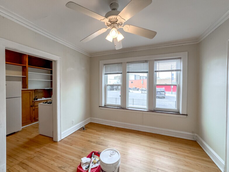 Building Photo - 4608 N Kildare Ave