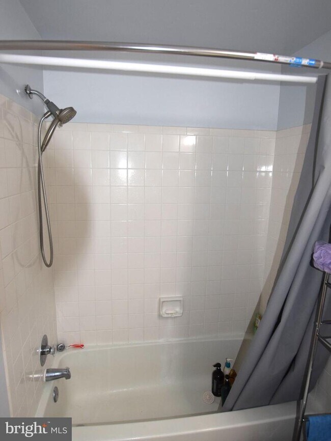 Building Photo - 6560 Lochleigh Ct