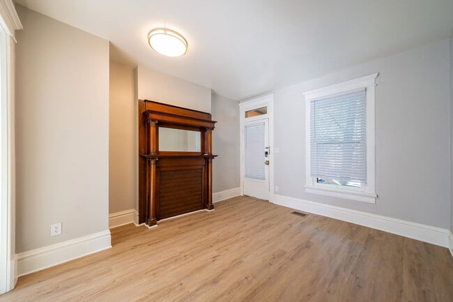 Building Photo - 954 Delaware Ave